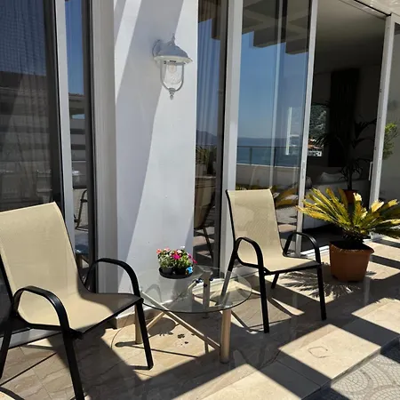 Sea View Penthouse With Grand Terrace Apartmán *